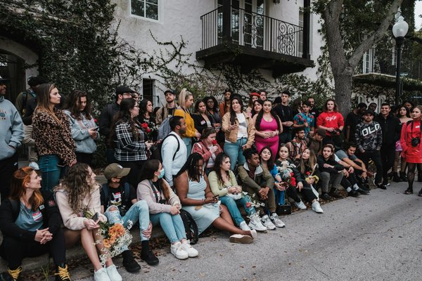 Welke strategieën gebruiken generalistische bedrijven om te groeien?